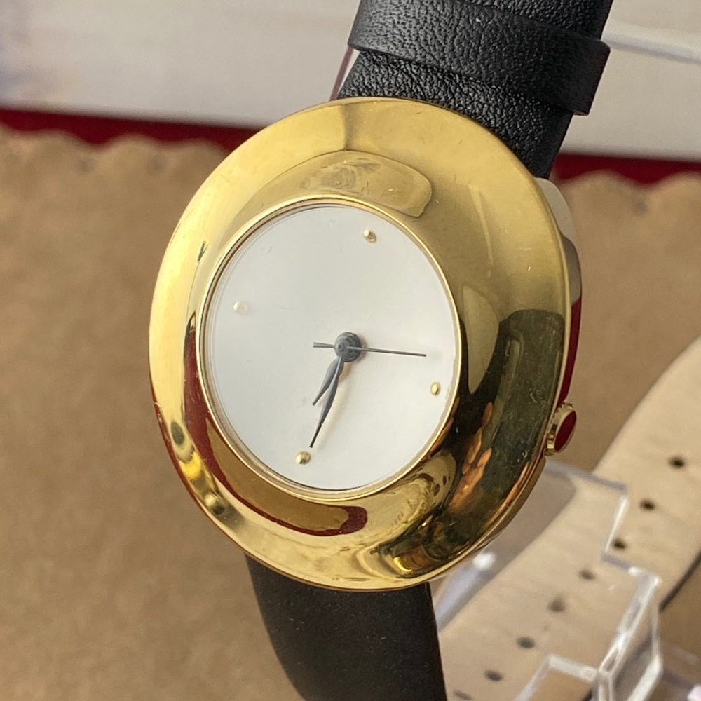 Vintage Robert Lee Morris Saucer Gold Watch